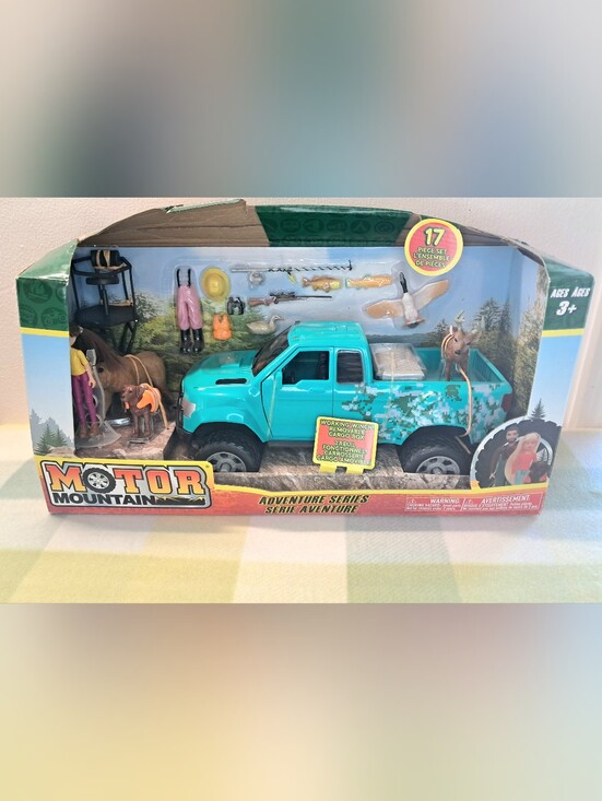 Motor Mountain Other - Paradise Kids Motor Mountain Adventure Series 17 Piece Hunting Set